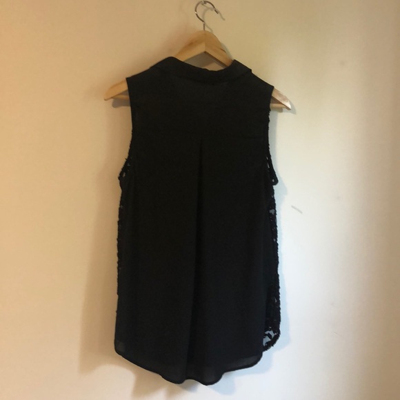 Urban Outfitters Sleeveless Buttondown - Picture 3 of 3